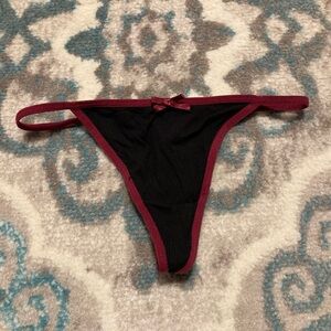 Red and black thong❤️